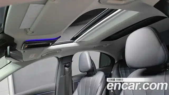 Mercedes-Benz E-Class 2025 — Photo 5/30