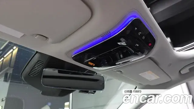 Mercedes-Benz E-Class 2025 — Photo 13/30