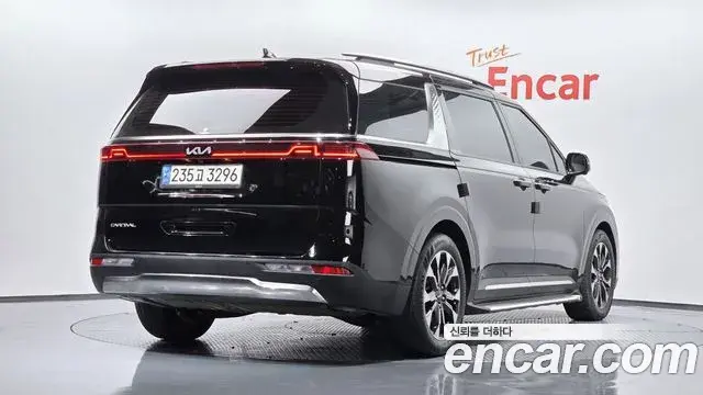 Kia Carnival 2023 — Фото 2/20