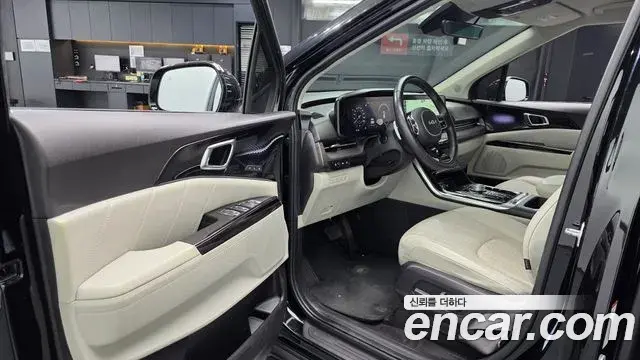Kia Carnival 2023 — Фото 10/20