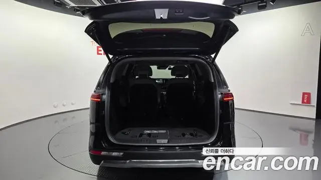 Kia Carnival 2023 — Фото 20/20