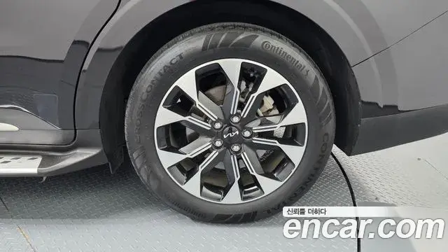 Kia Carnival 2023 — ფოტო 8/32