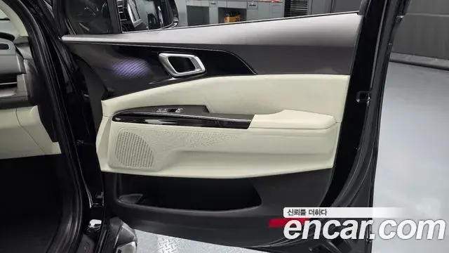 Kia Carnival 2023 — ფოტო 5/32