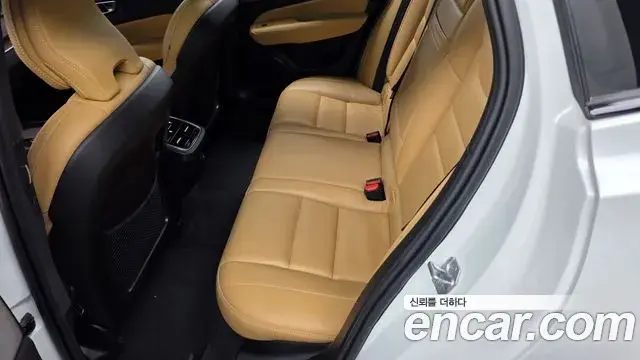 Volvo V60 Cross Country 2021 — ფოტო 24/33