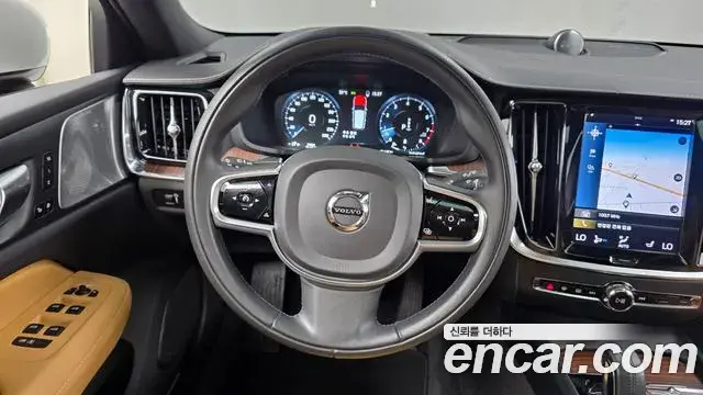 Volvo V60 Cross Country 2021 — ფოტო 3/33