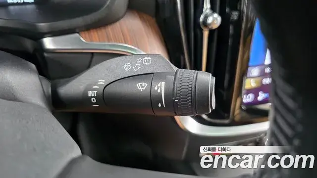 Volvo V60 Cross Country 2021 — ფოტო 17/33