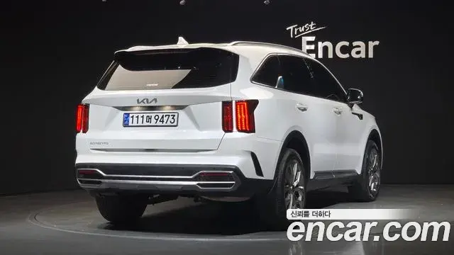 Kia Sorento 2023 — Фото 2/20