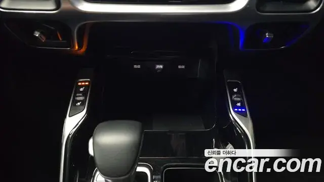 Kia Sorento 2023 — Фото 17/20