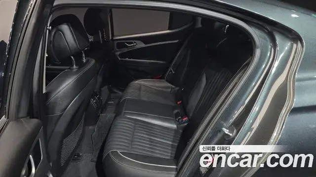 Genesis G70 2018 — ფოტო 19/32