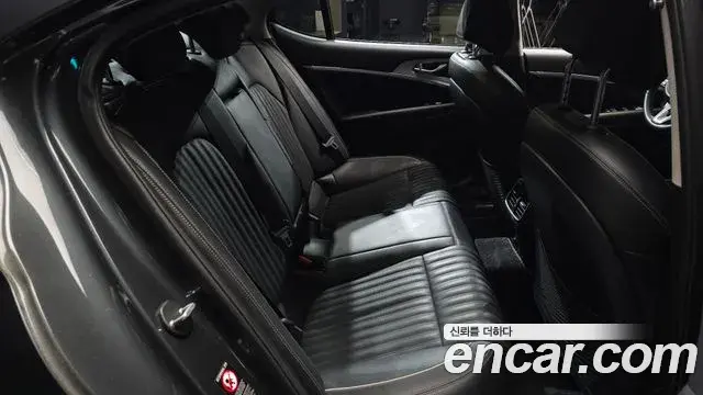 Genesis G70 2018 — ფოტო 32/32