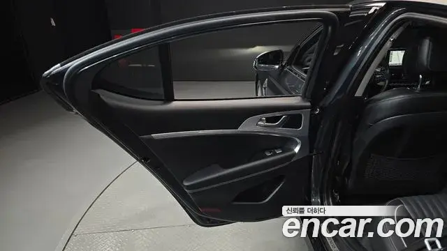 Genesis G70 2018 — ფოტო 1/32