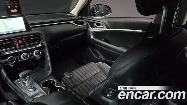 Genesis G70 2018 — ფოტო 22/32