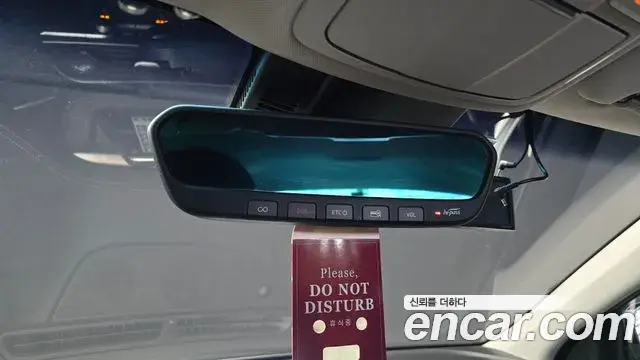 Genesis G70 2018 — ფოტო 16/32
