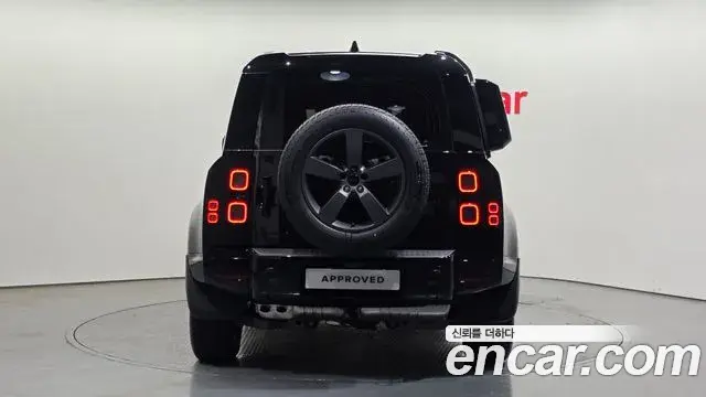 Land Rover Defender 2026 — Фото 6/20