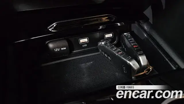 Kia K5 2020 — Photo 9/33