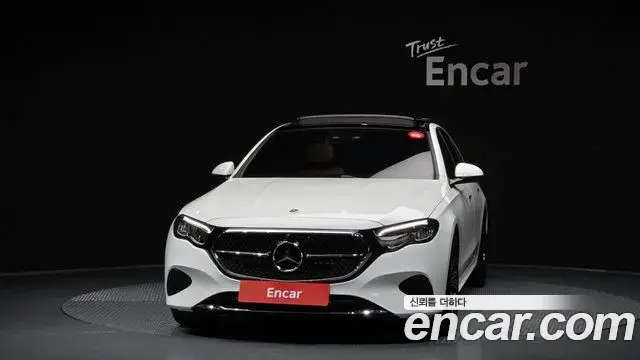 Mercedes-Benz E-Class 2025 — Фото 2/20