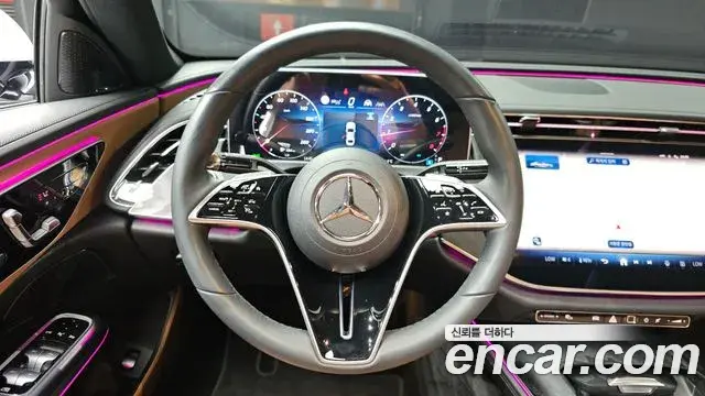 Mercedes-Benz E-Class 2025 — Фото 12/20