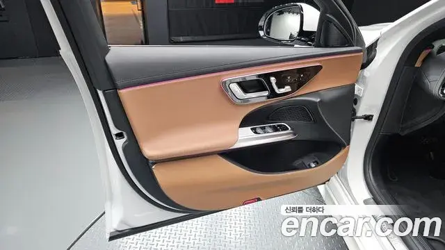 Mercedes-Benz E-Class 2025 — ფოტო 16/32