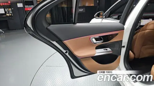 Mercedes-Benz E-Class 2025 — ფოტო 15/32