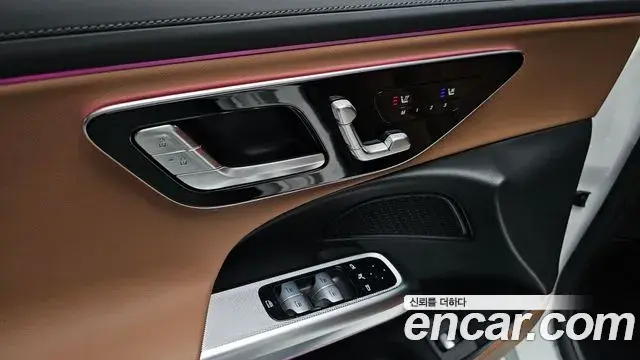 Mercedes-Benz E-Class 2025 — ფოტო 30/32