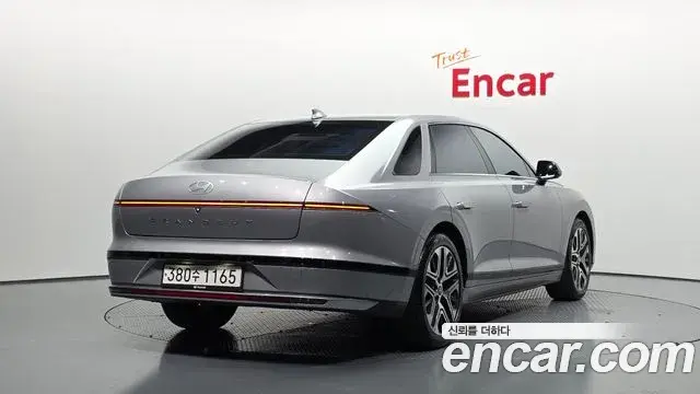 Hyundai Grandeur Hybrid 2023 — ფოტო 30/31