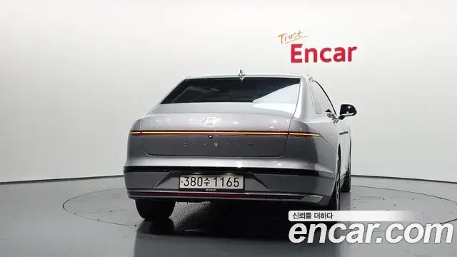 Hyundai Grandeur Hybrid 2023 — ფოტო 1/31