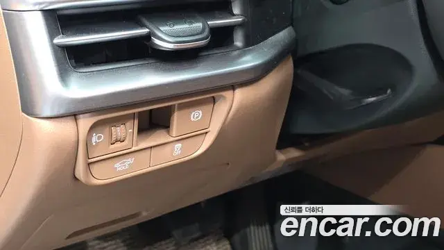 Hyundai Grandeur Hybrid 2023 — ფოტო 5/31