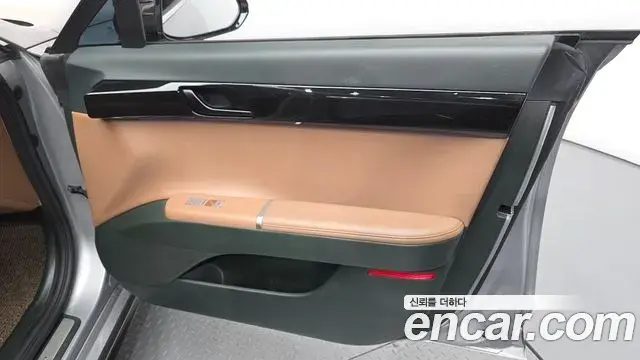 Hyundai Grandeur Hybrid 2023 — ფოტო 7/31