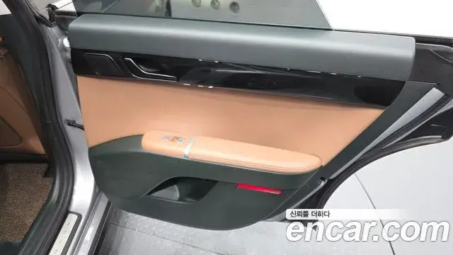 Hyundai Grandeur Hybrid 2023 — ფოტო 8/31