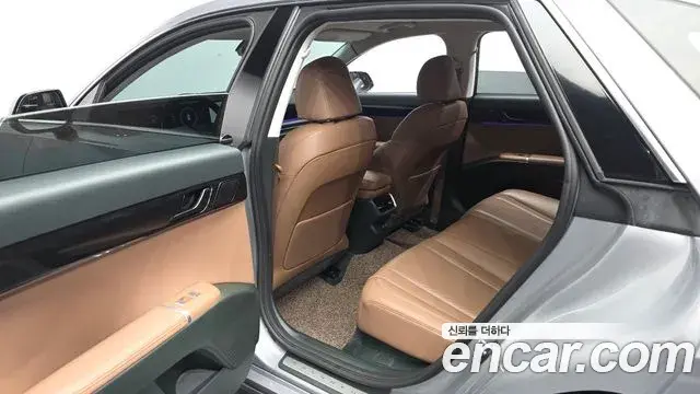 Hyundai Grandeur Hybrid 2023 — ფოტო 2/31
