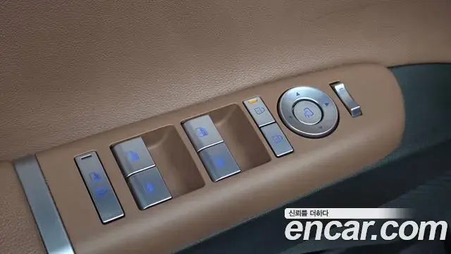 Hyundai Grandeur Hybrid 2023 — ფოტო 19/31