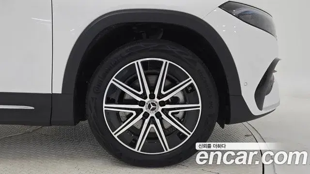 Mercedes-Benz EQB 2025 — ფოტო 14/17
