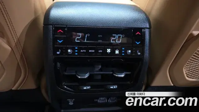 Jeep Grand Cherokee 2022 — ფოტო 9/33