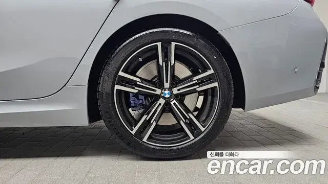 BMW 3 Series 2025 — Şəkil 12/31