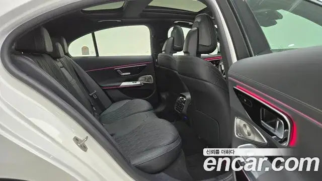 Mercedes-Benz E-Class 2025 — ფოტო 7/17
