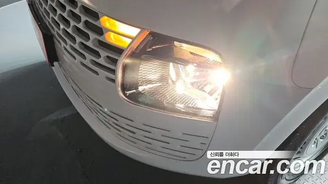 Hyundai Staria 2022 — ფოტო 17/30