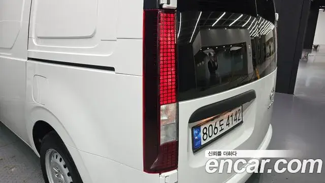 Hyundai Staria 2022 — ფოტო 14/30