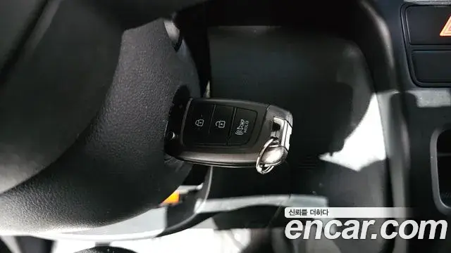 Hyundai Staria 2022 — ფოტო 18/30
