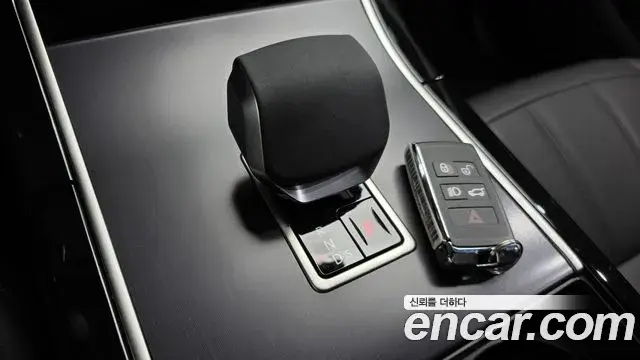 Land Rover Range Rover Evoque 2026 — Фото 13/20