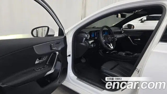 Mercedes-Benz A-Class 2021 — Фото 10/20
