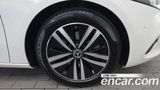 Mercedes-Benz A-Class 2021 — ფოტო 19/30