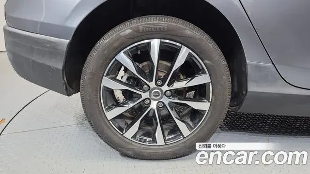 Volvo V40 Cross Country 2019 — ფოტო 29/31