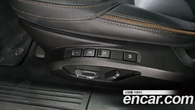 Volvo V40 Cross Country 2019 — ფოტო 6/31