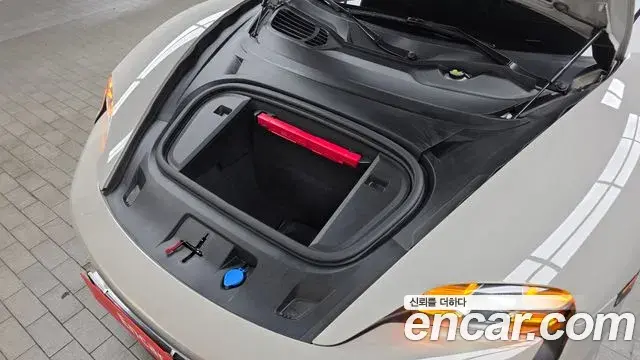 Porsche Taycan 2024 — Photo 23/36