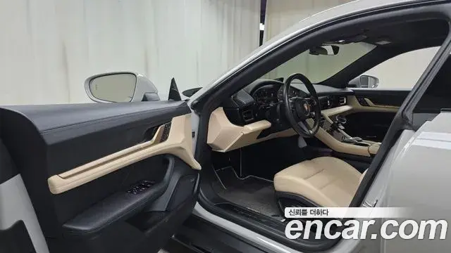Porsche Taycan 2024 — Photo 19/36