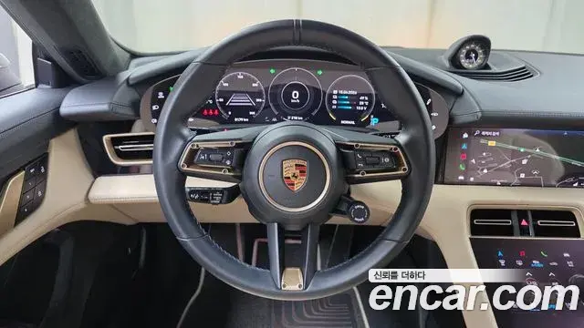 Porsche Taycan 2024 — Photo 14/36