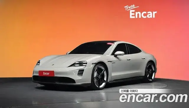 Porsche Taycan 2024 — Photo 34/36