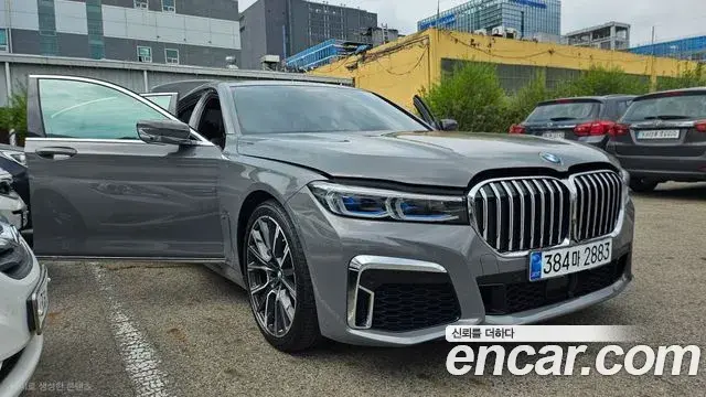 BMW 7 Series 2021 — ფოტო 18/20