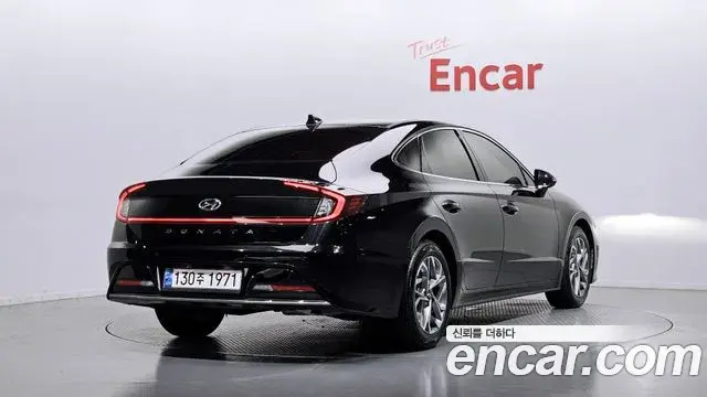 Hyundai Sonata 2022 — Фото 1/20