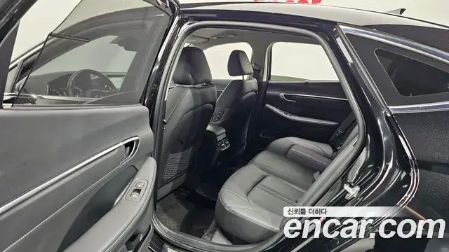 Hyundai Sonata 2022 — Фото 10/20